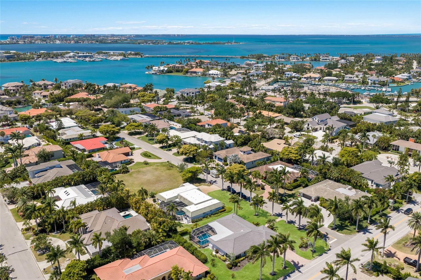 Listing photo id 40 for 430 Bird Key Drive