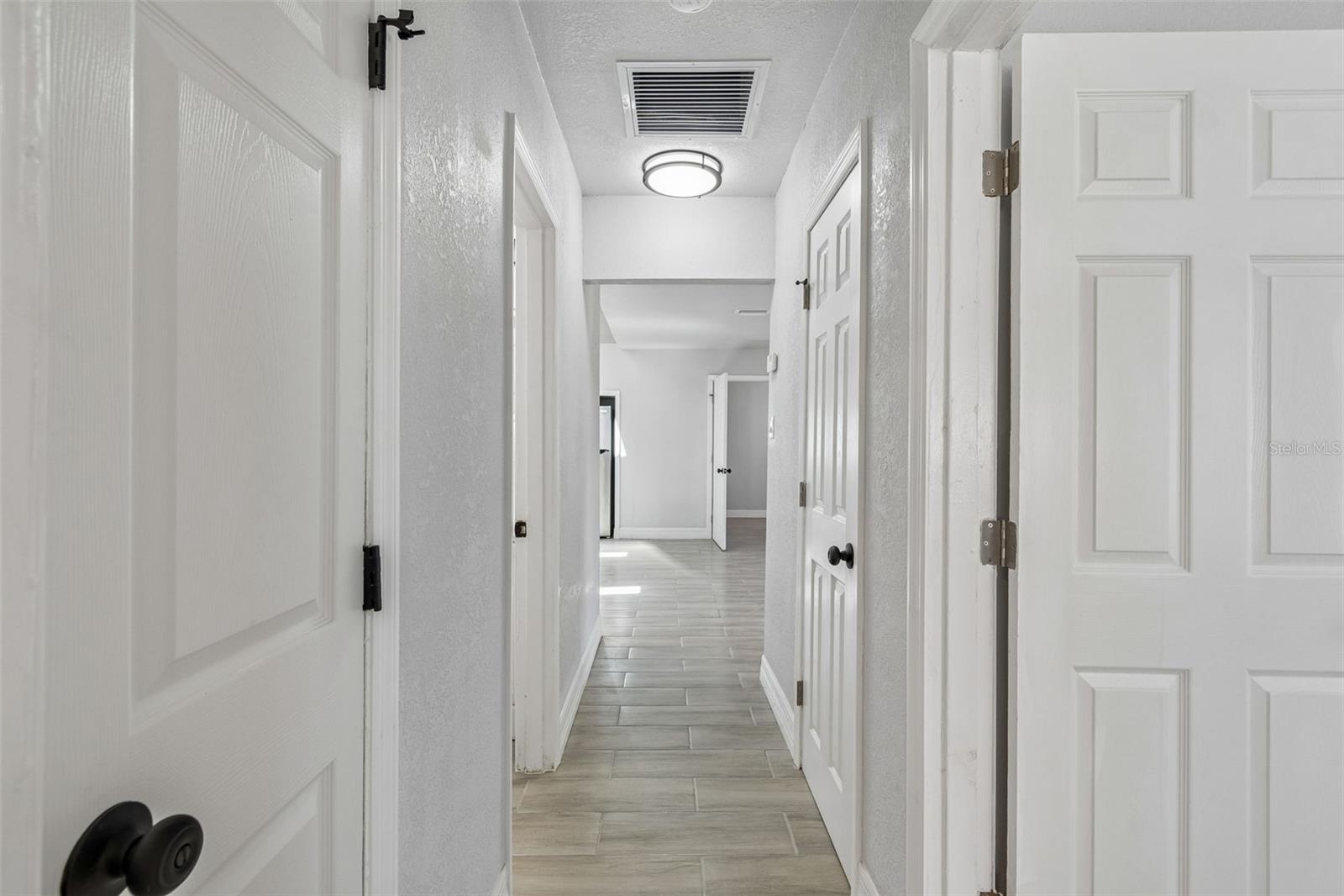 Image 16 of 79 For 2309 21st Avenue W