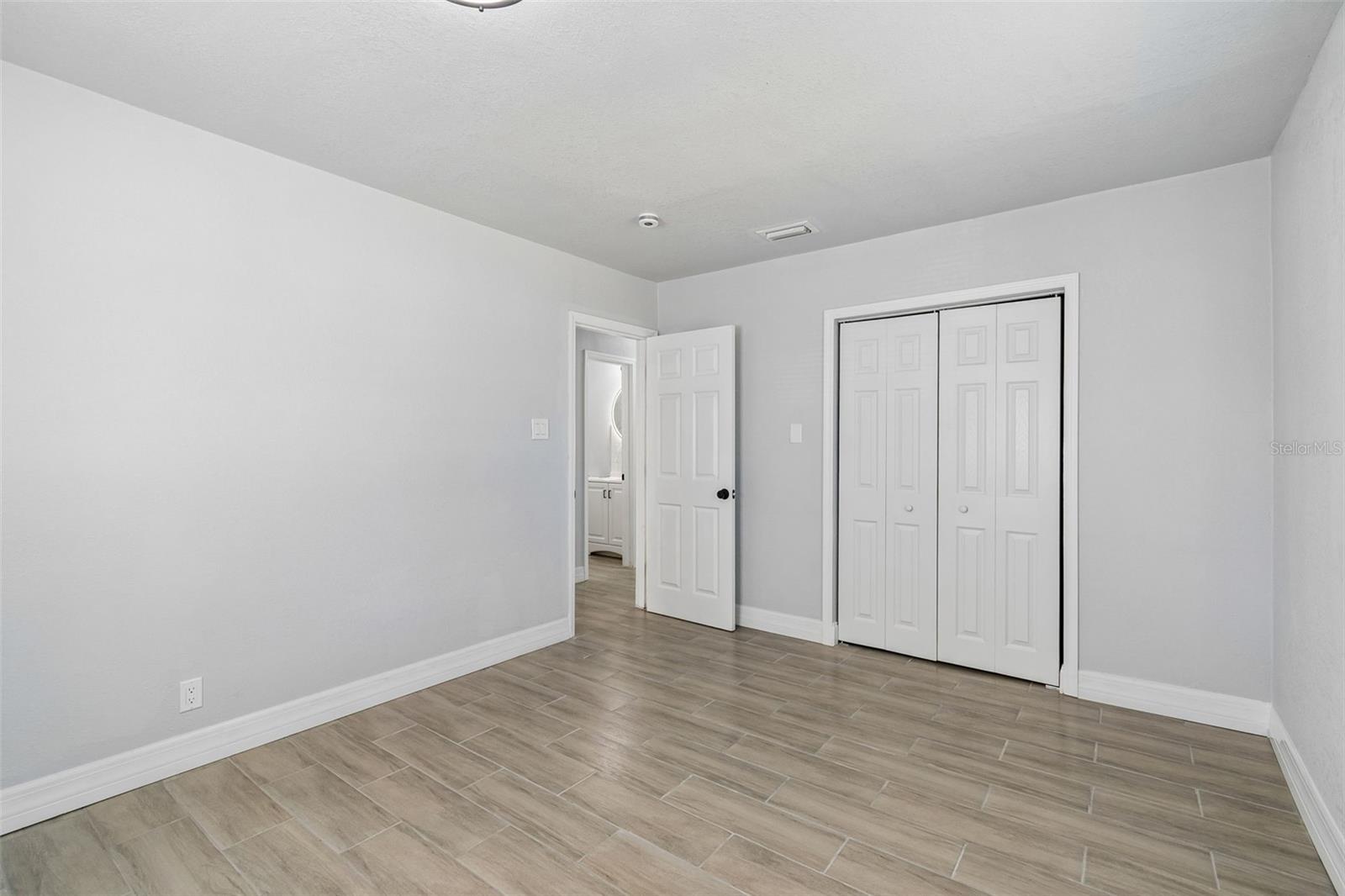 Image 19 of 79 For 2309 21st Avenue W