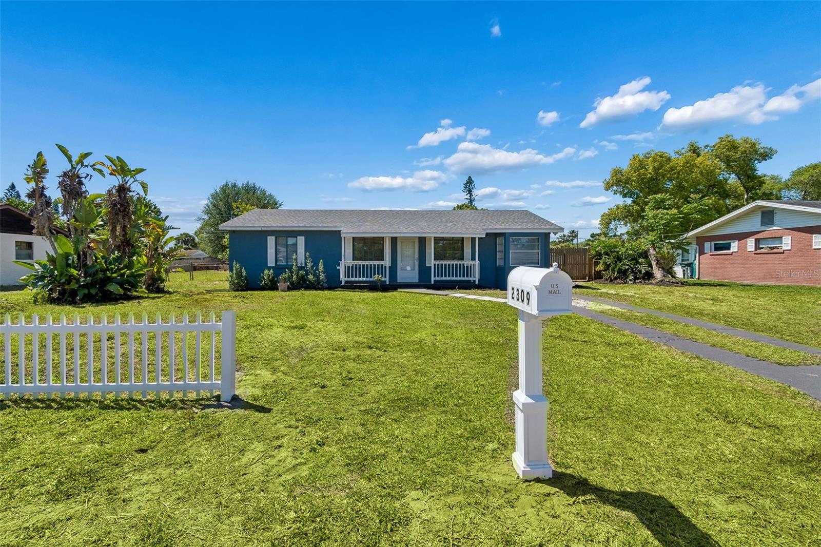 Image 4 of 79 For 2309 21st Avenue W