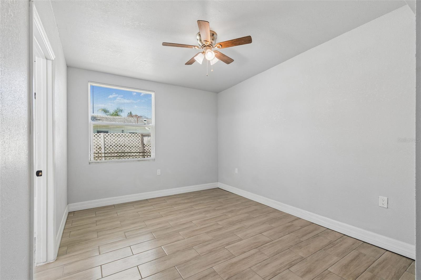 Image 41 of 79 For 2309 21st Avenue W