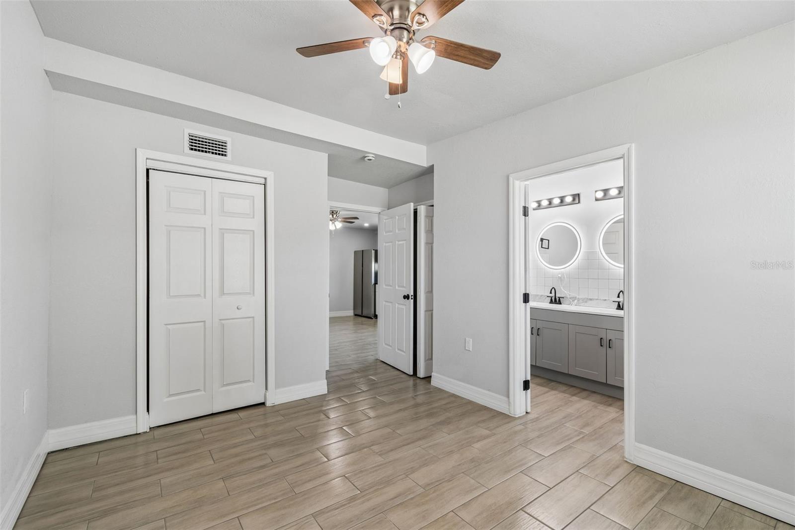 Image 43 of 79 For 2309 21st Avenue W