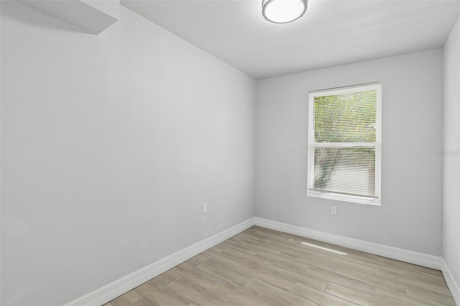 Image 53 of 79 For 2309 21st Avenue W