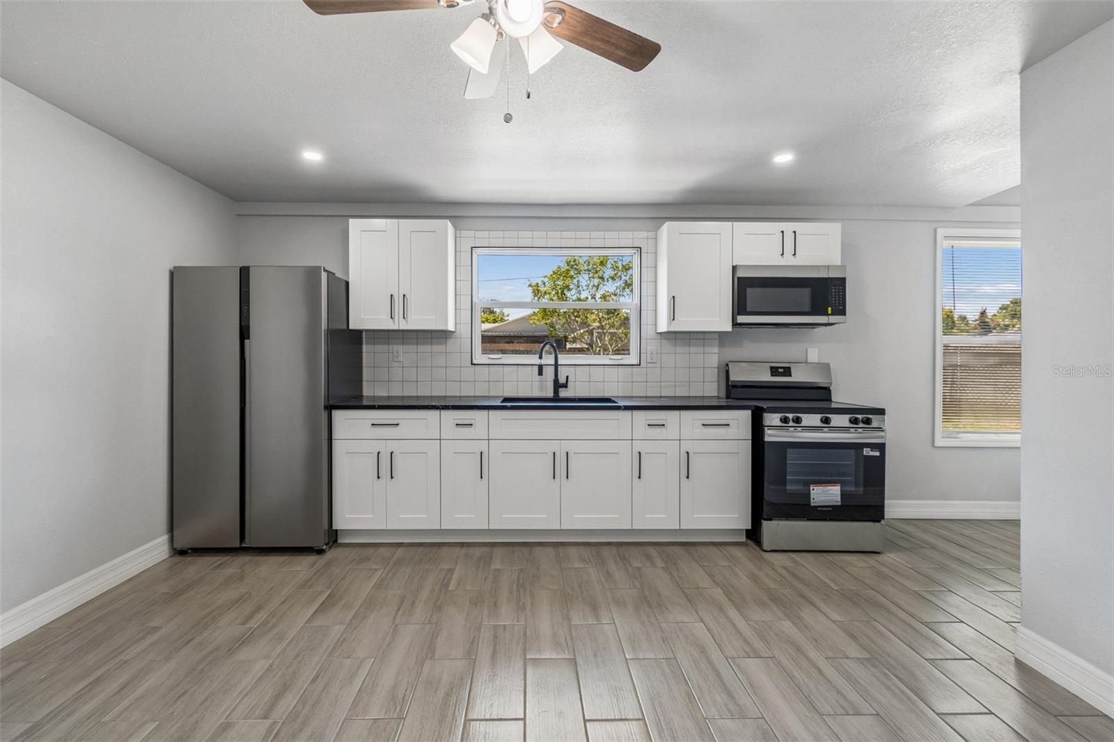 Image 57 of 79 For 2309 21st Avenue W