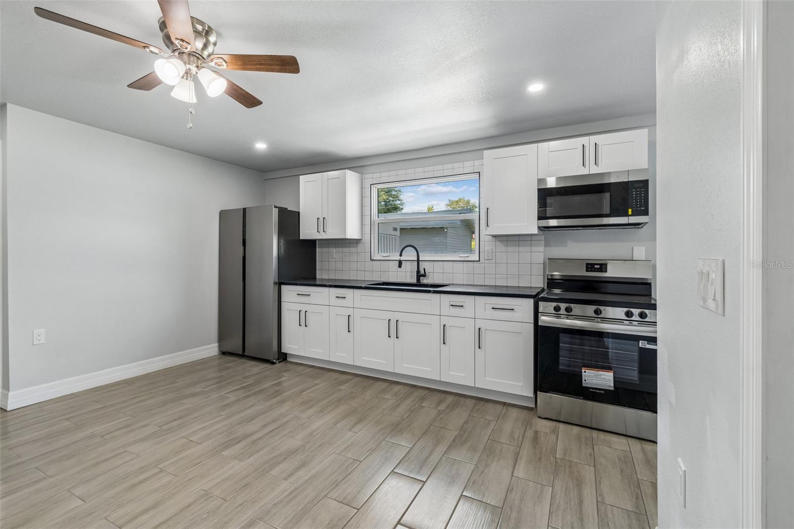 Image 58 of 79 For 2309 21st Avenue W