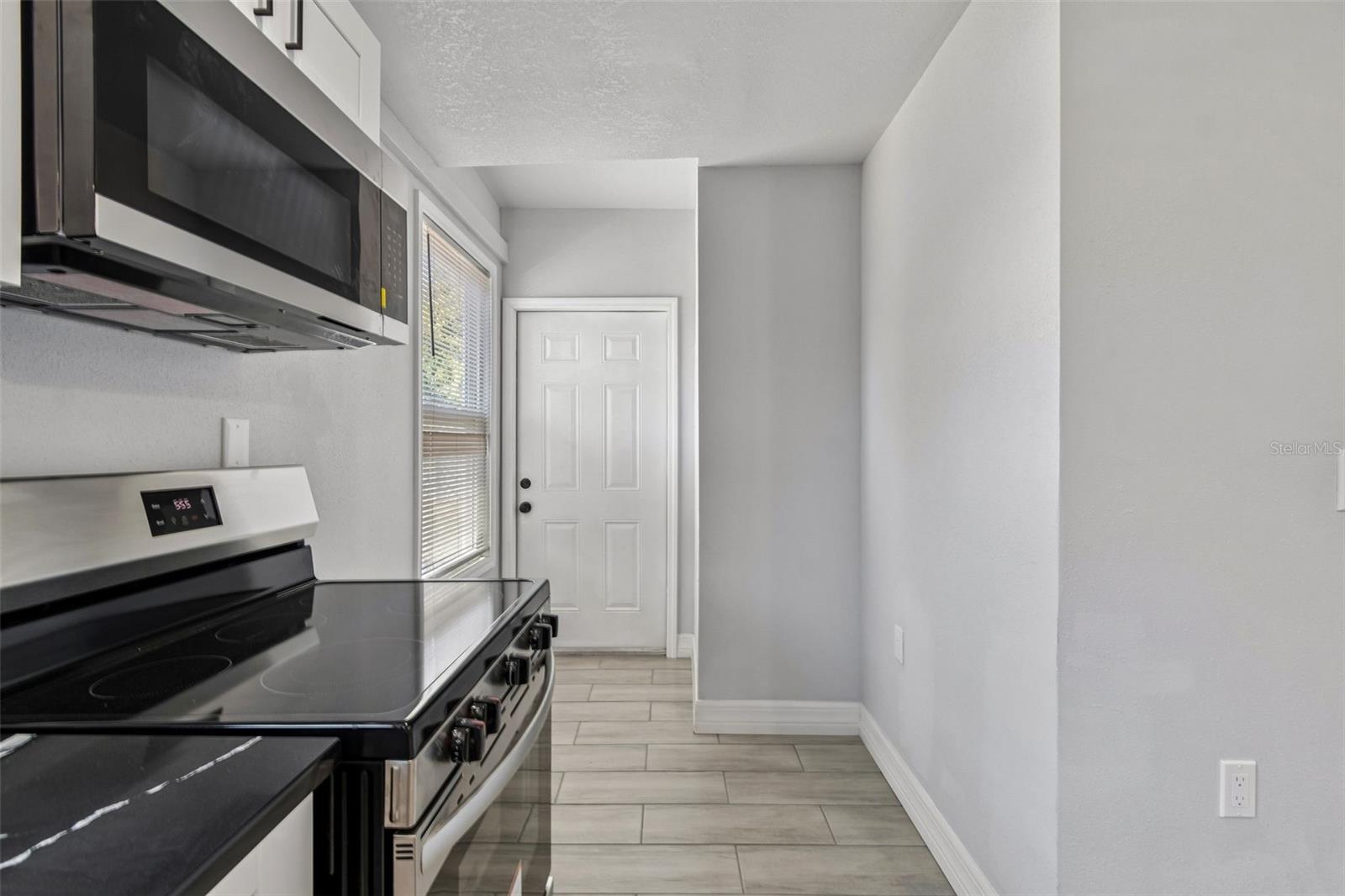 Image 65 of 79 For 2309 21st Avenue W