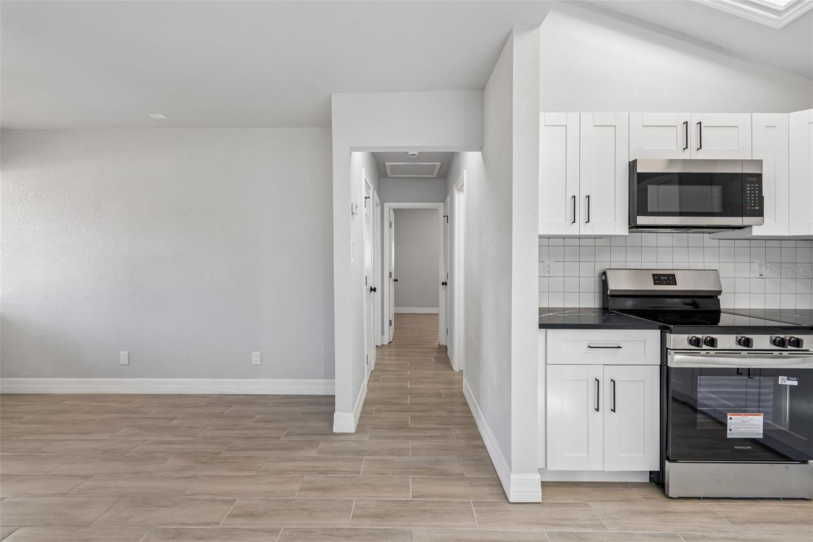 Image 7 of 79 For 2309 21st Avenue W