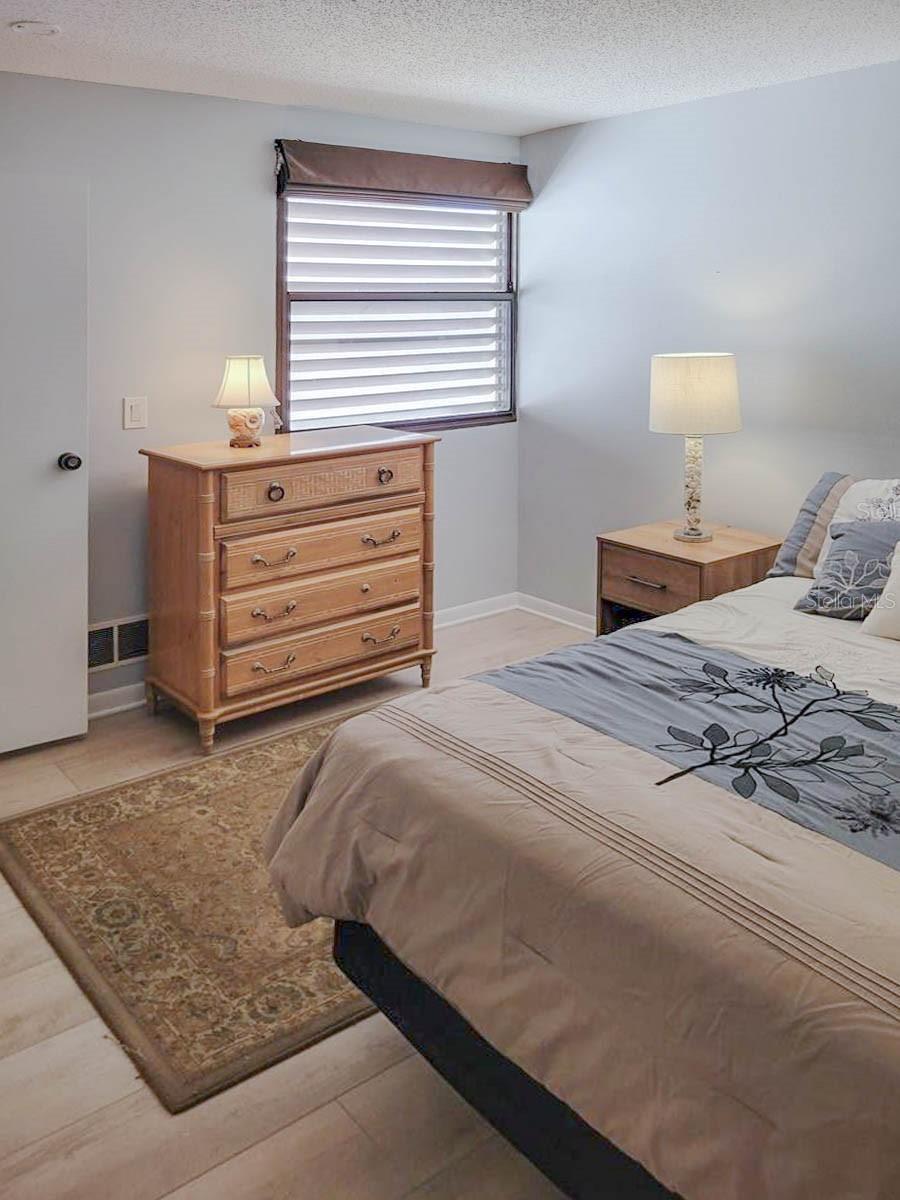 Image 26 of 43 For 5018 Marshfield Road 28