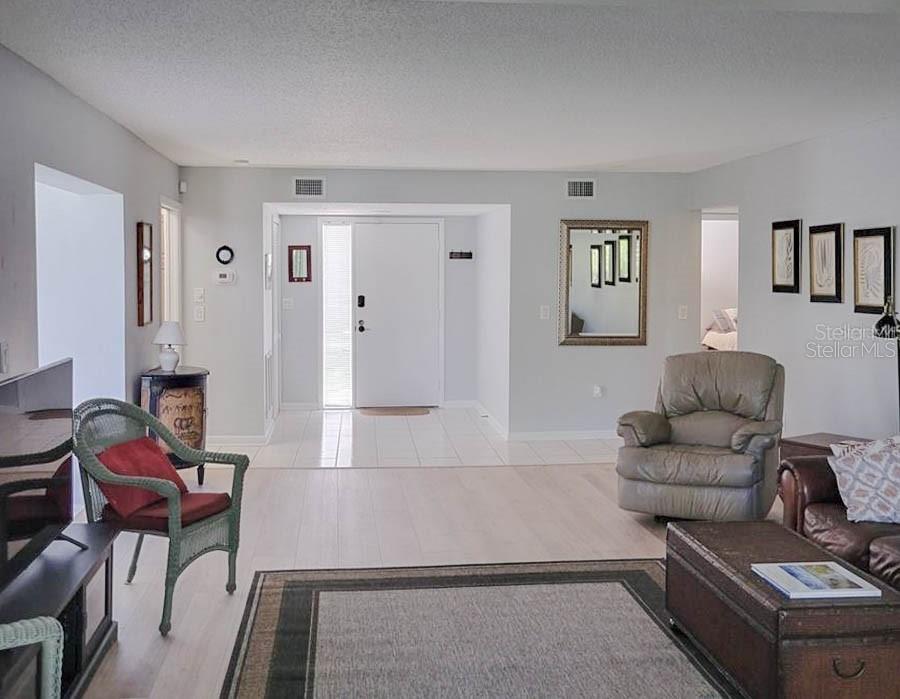 Image 3 of 43 For 5018 Marshfield Road 28
