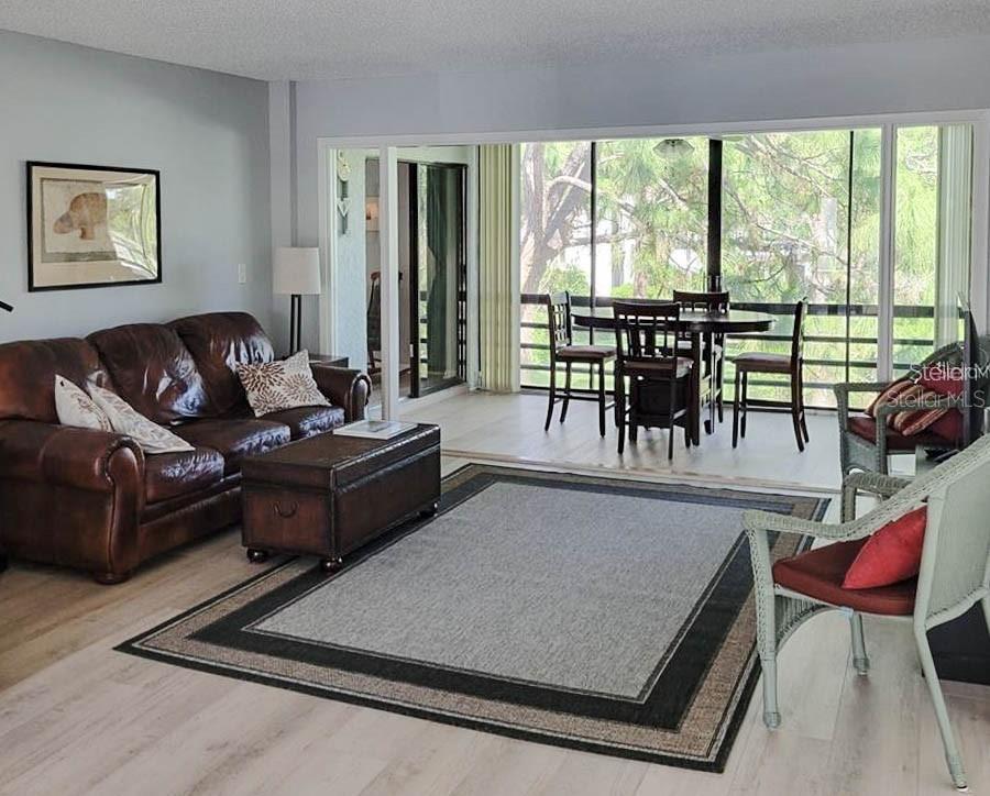 Image 4 of 43 For 5018 Marshfield Road 28