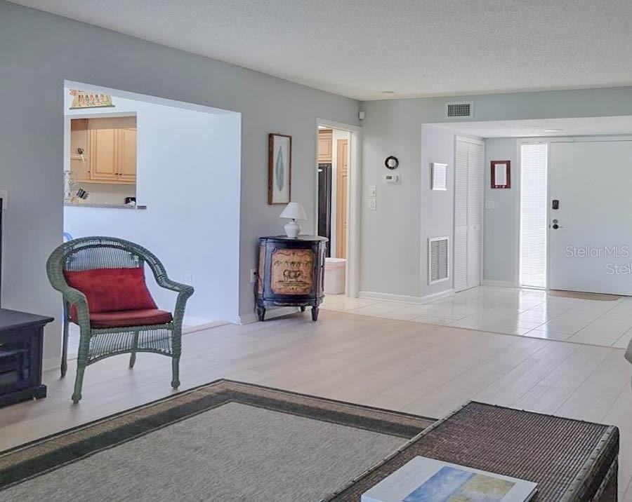Image 8 of 43 For 5018 Marshfield Road 28