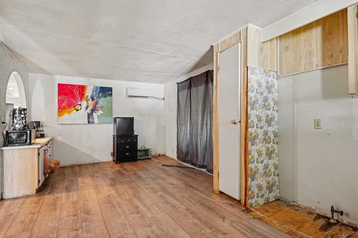Image 13 of 30 For 2312 Kay Street