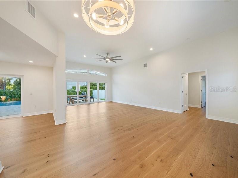 Image 10 of 53 For 2492 Waterview Court