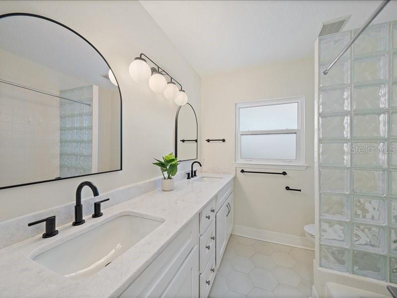 Image 30 of 53 For 2492 Waterview Court