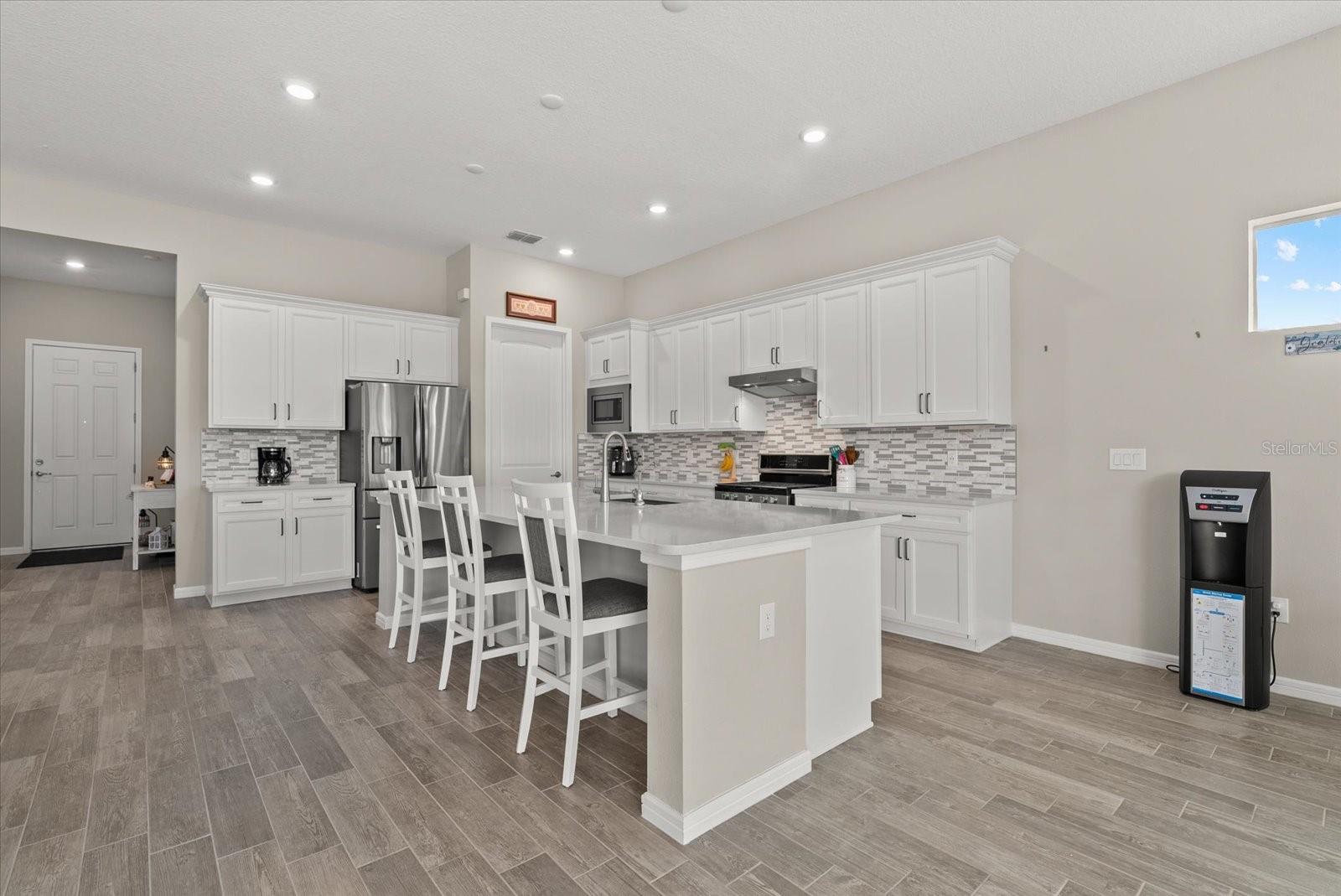 Listing photo id 15 for 8510 Coastal Palms Glen