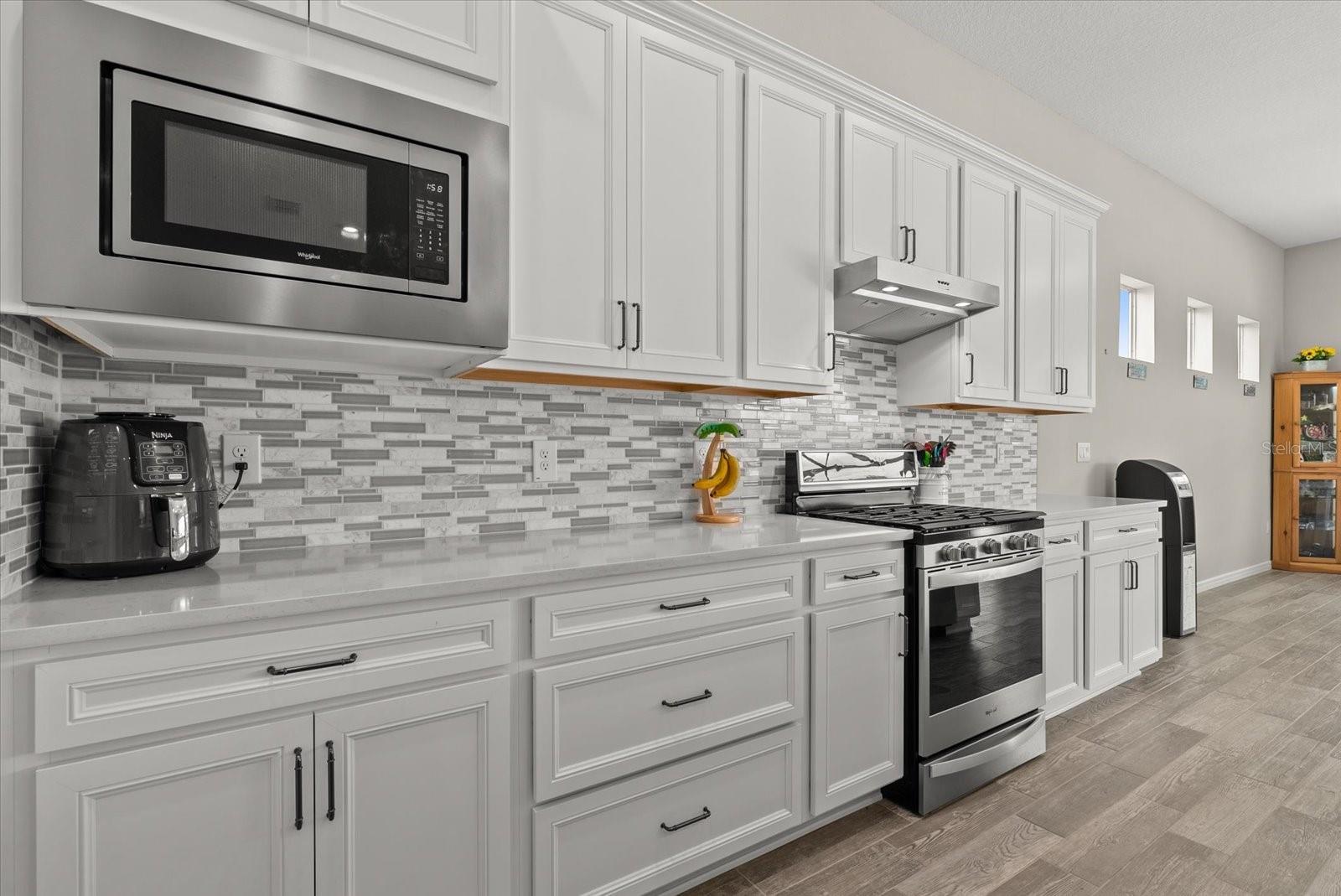 Listing photo id 17 for 8510 Coastal Palms Glen