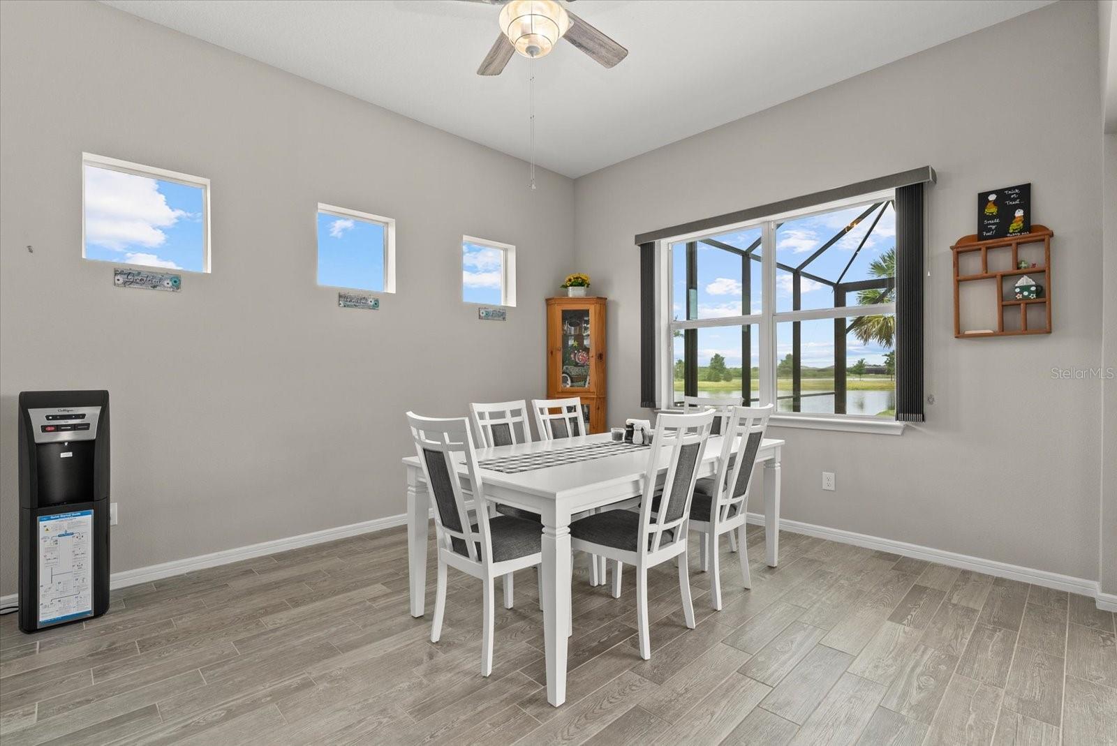 Listing photo id 20 for 8510 Coastal Palms Glen
