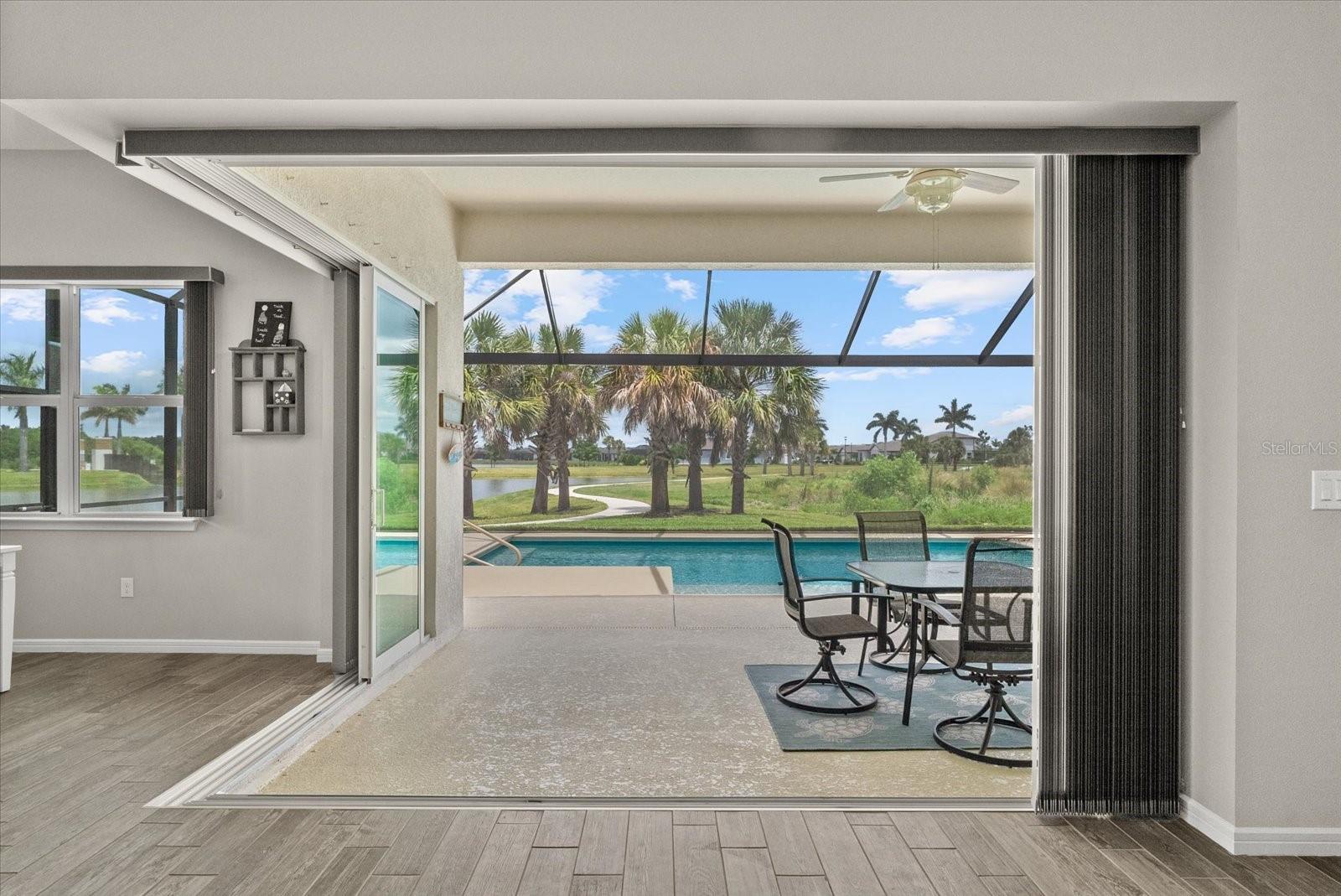Listing photo id 21 for 8510 Coastal Palms Glen