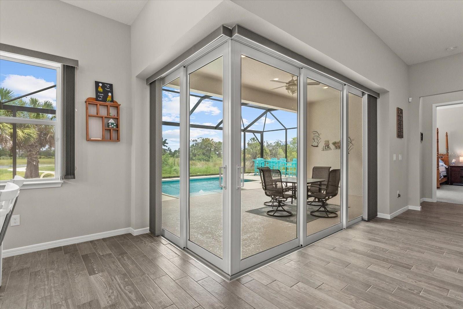 Listing photo id 23 for 8510 Coastal Palms Glen