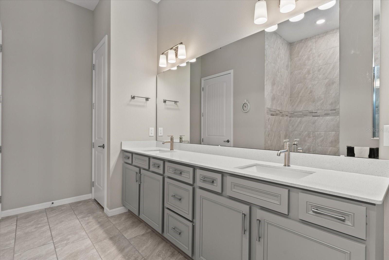 Listing photo id 27 for 8510 Coastal Palms Glen