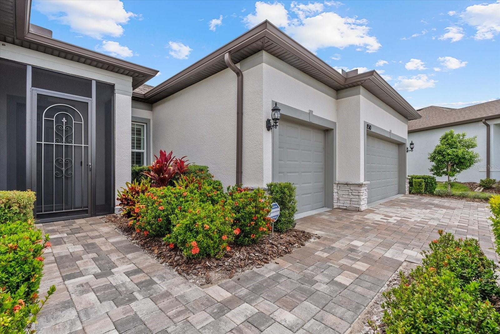 Listing photo id 1 for 8510 Coastal Palms Glen