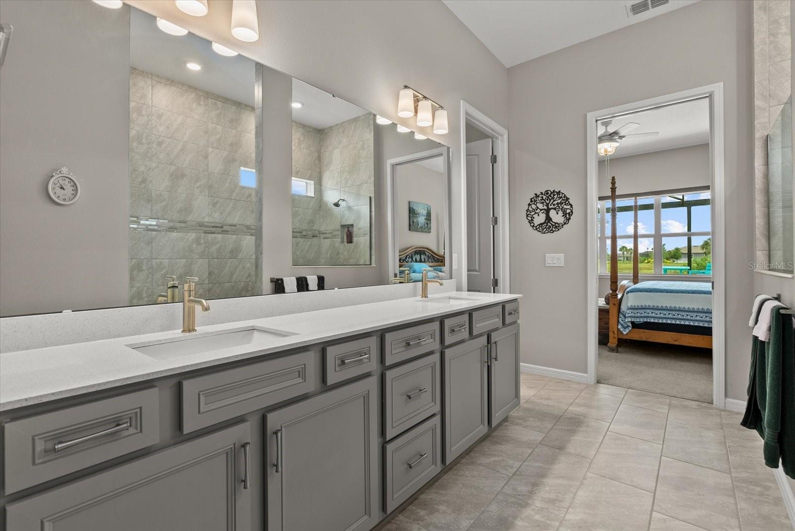 Listing photo id 28 for 8510 Coastal Palms Glen
