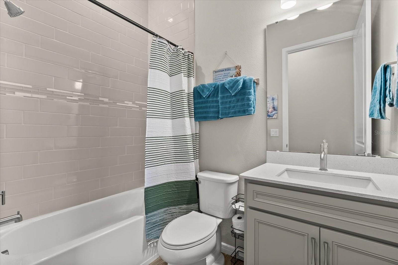 Listing photo id 32 for 8510 Coastal Palms Glen