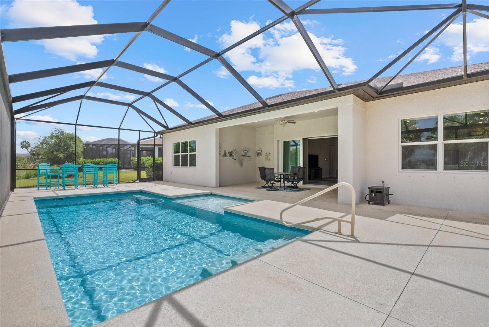 Listing photo id 36 for 8510 Coastal Palms Glen