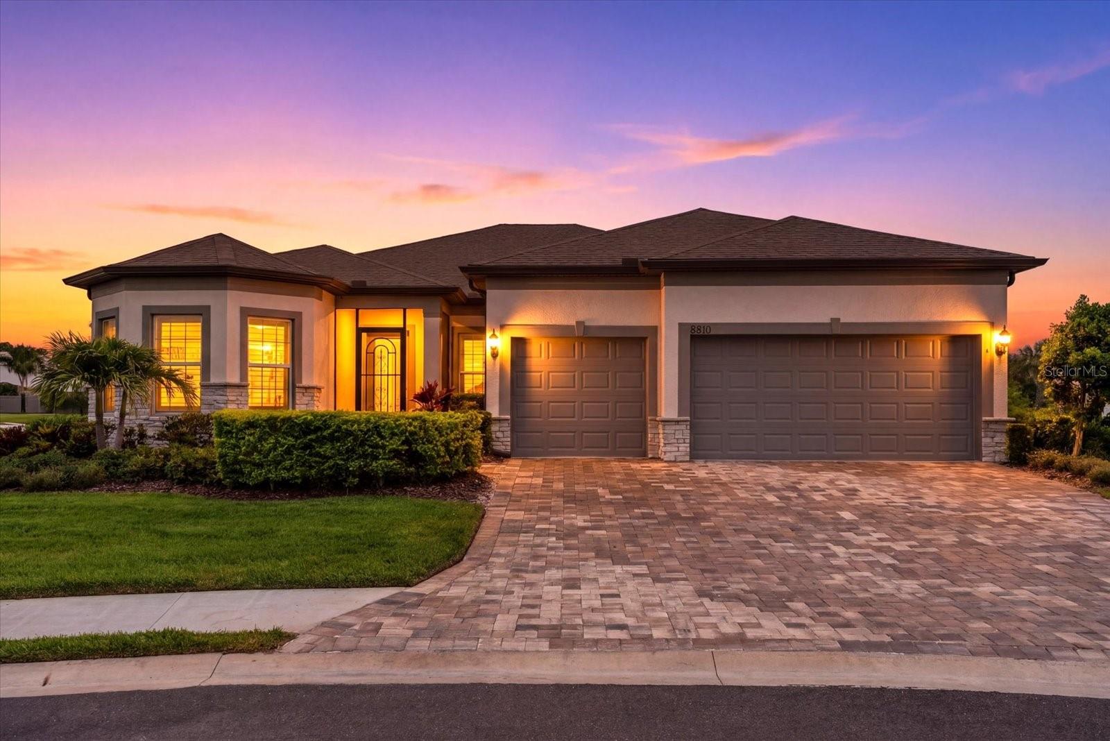 Listing photo id 2 for 8510 Coastal Palms Glen