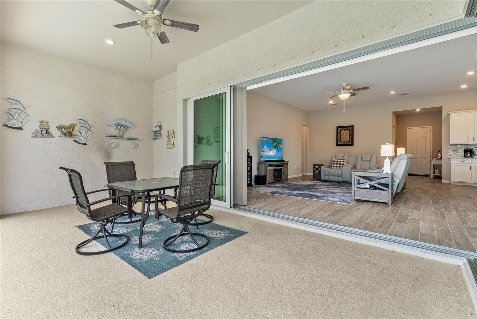 Listing photo id 41 for 8510 Coastal Palms Glen