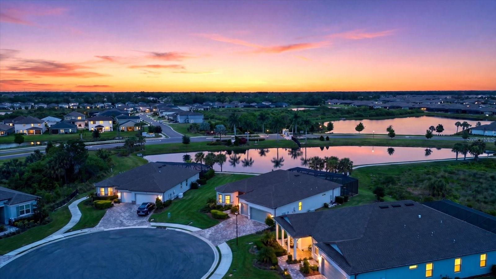 Listing photo id 47 for 8510 Coastal Palms Glen