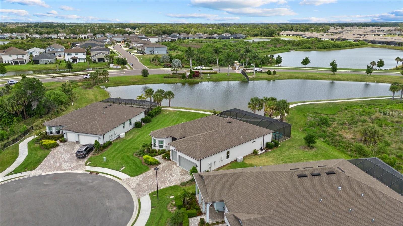Listing photo id 49 for 8510 Coastal Palms Glen