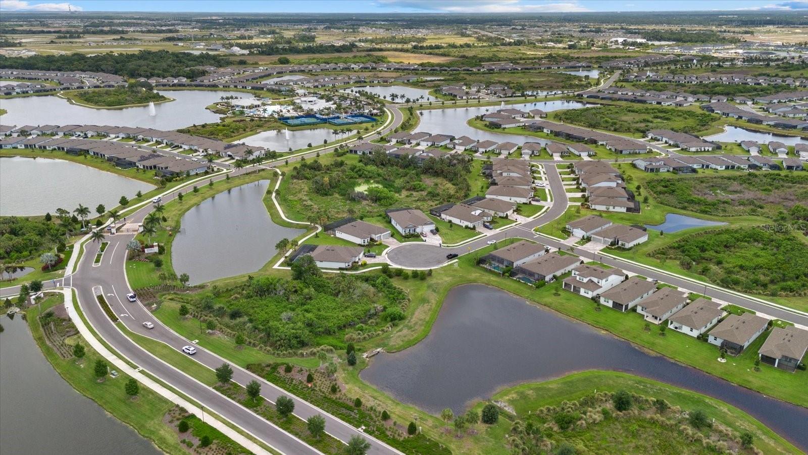 Listing photo id 56 for 8510 Coastal Palms Glen