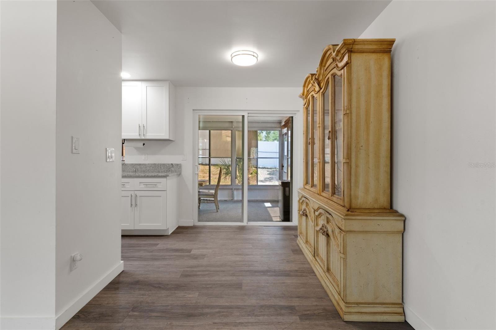 Image 13 of 35 For 9462 Midway Street