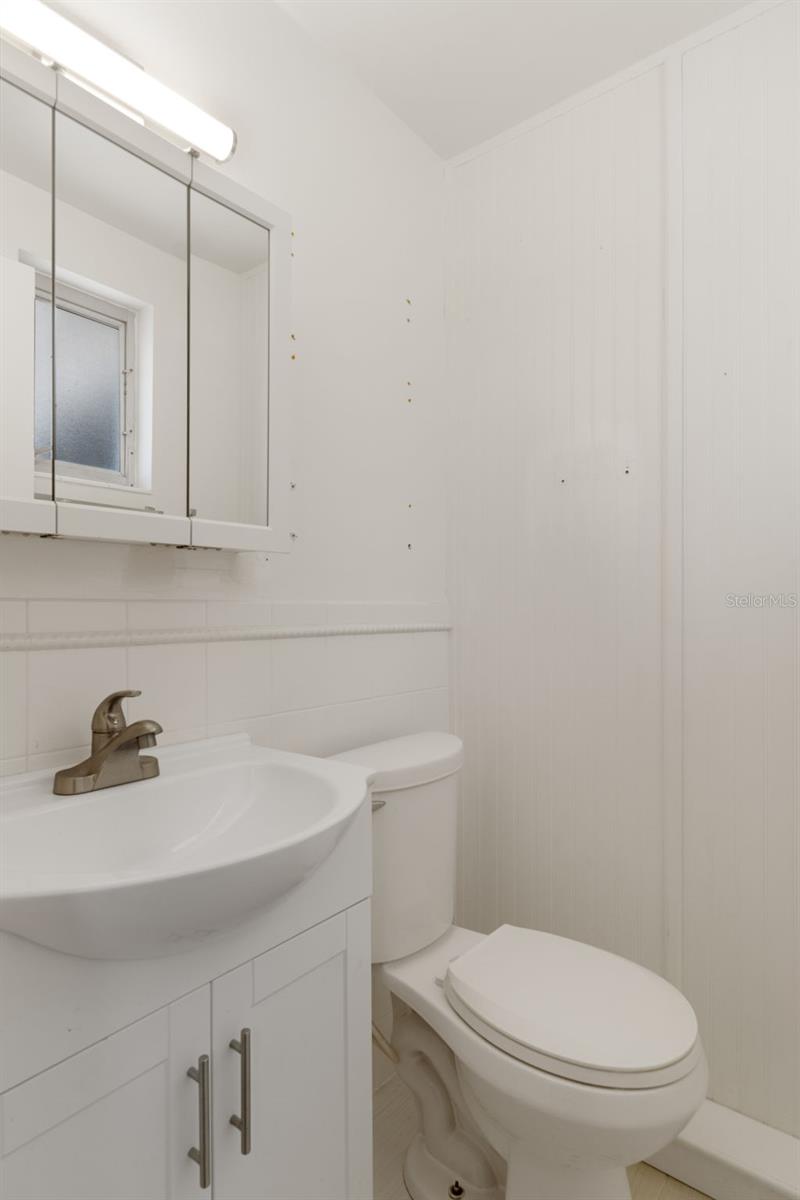 Image 22 of 35 For 9462 Midway Street