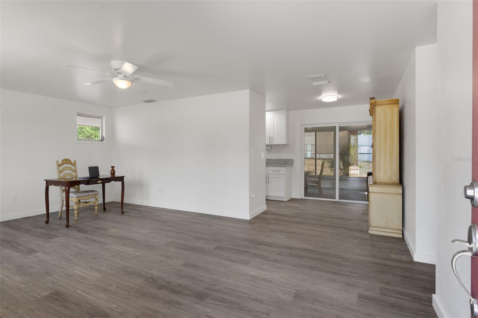 Image 8 of 35 For 9462 Midway Street