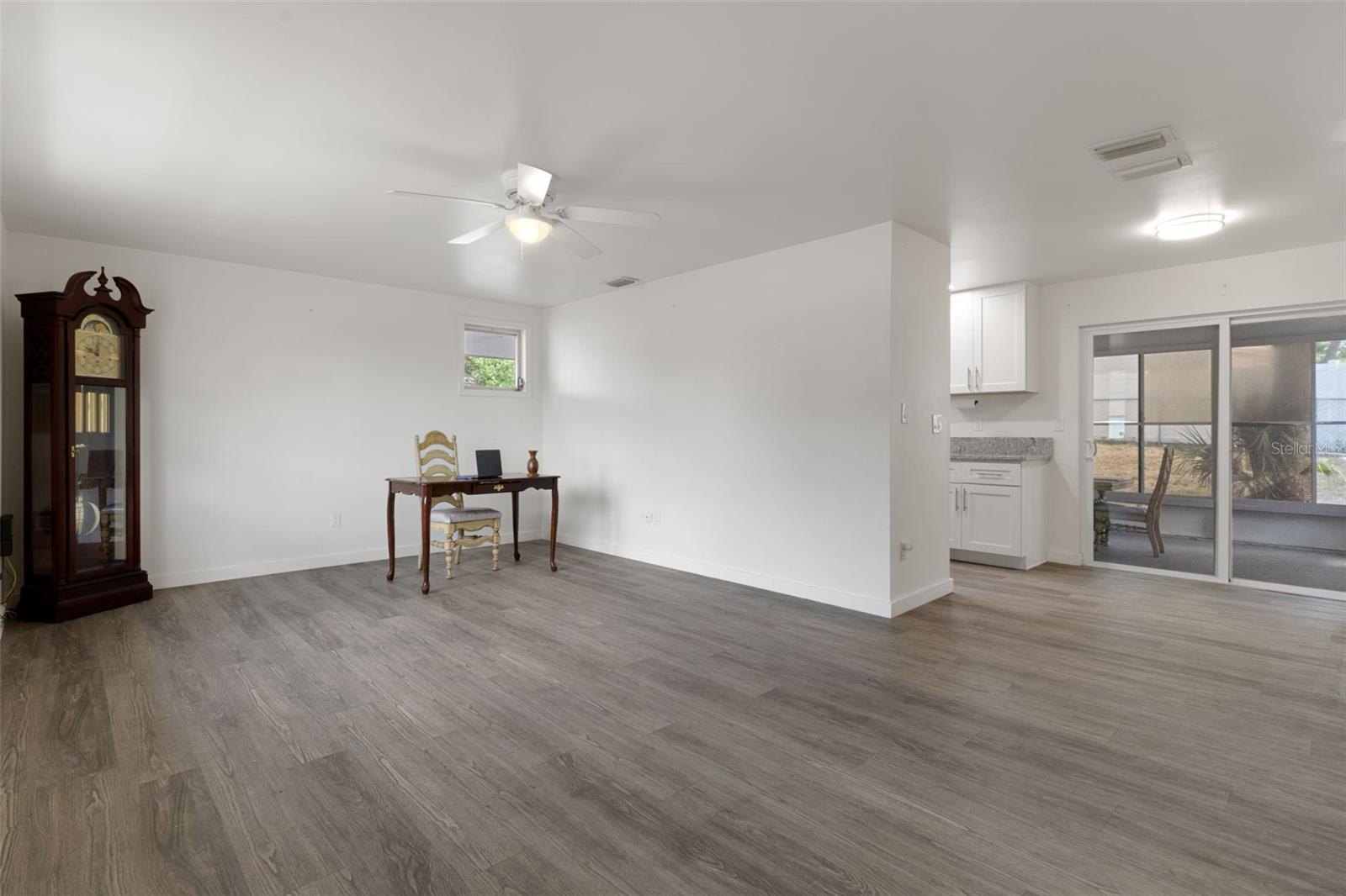 Image 9 of 35 For 9462 Midway Street