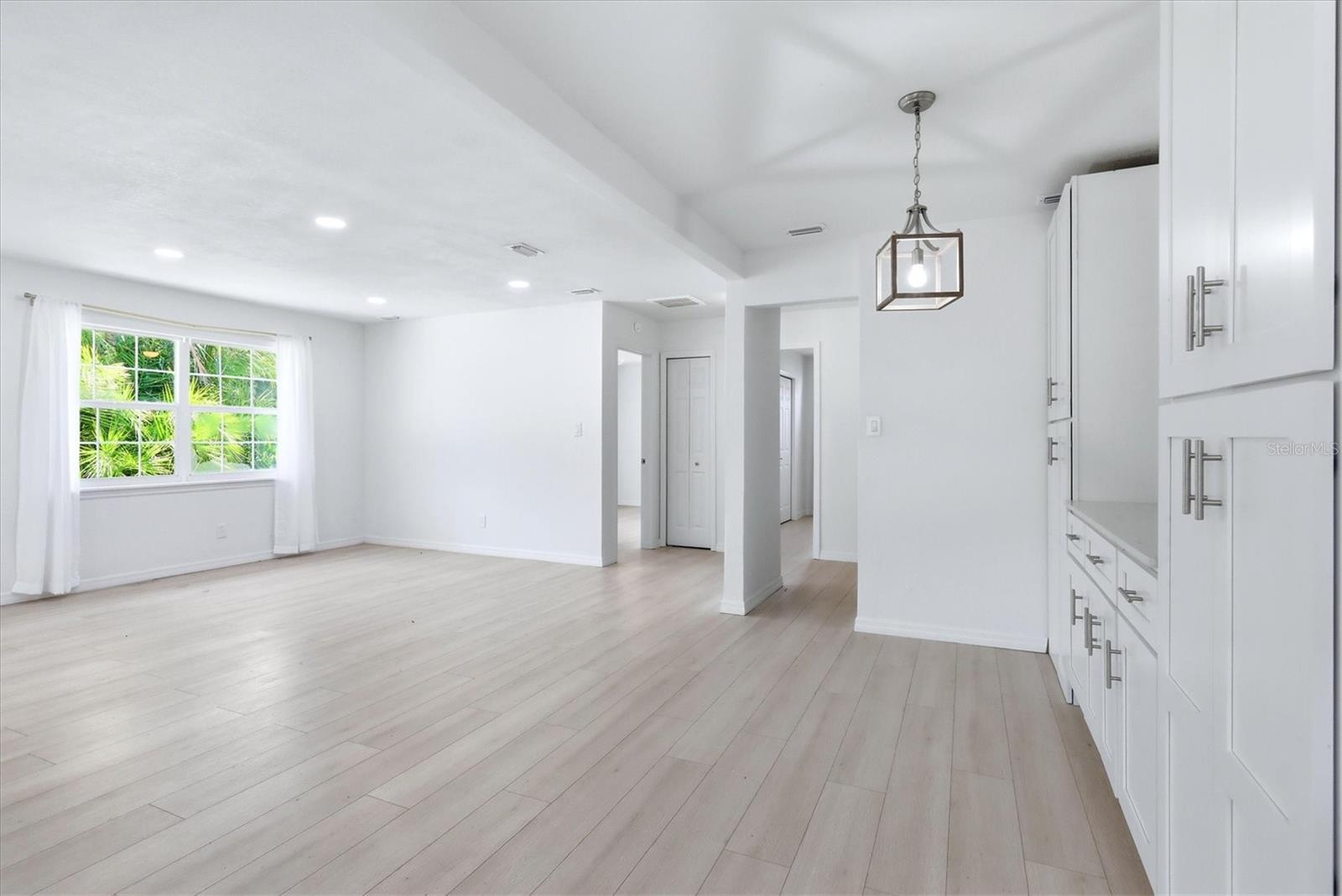 Image 10 of 49 For 2901 Poplar Street