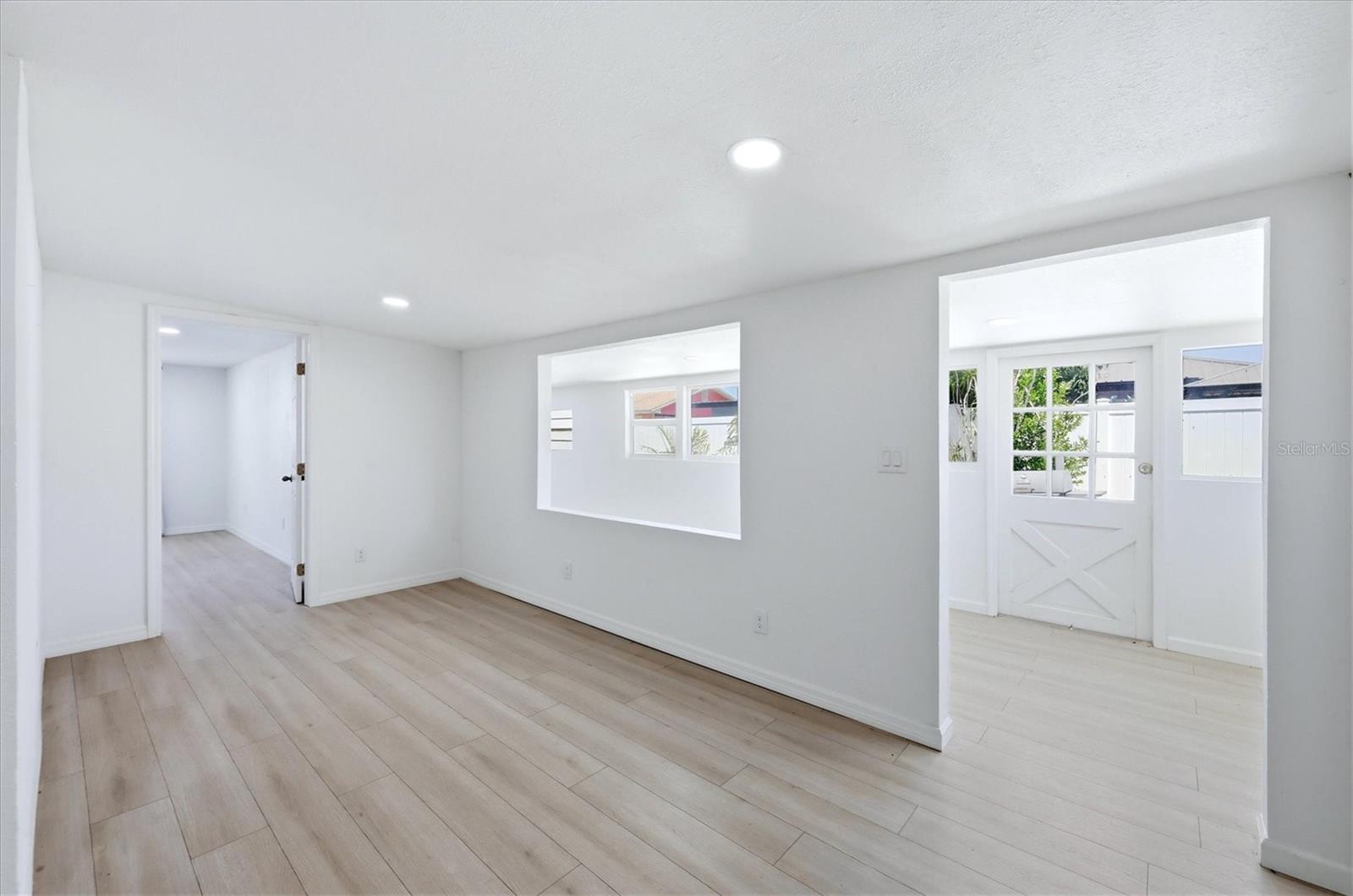 Image 11 of 49 For 2901 Poplar Street