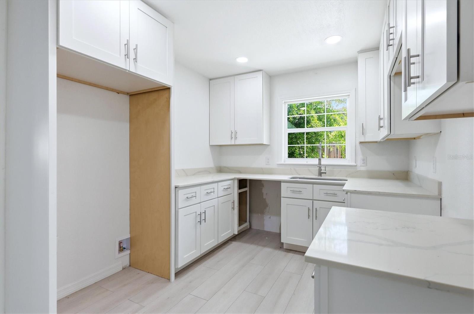 Image 13 of 49 For 2901 Poplar Street