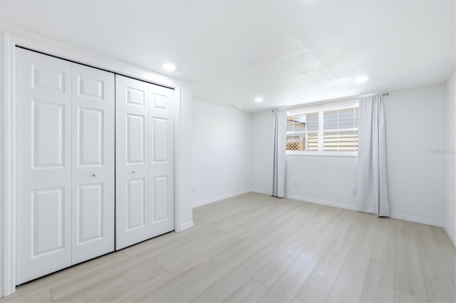 Image 17 of 49 For 2901 Poplar Street