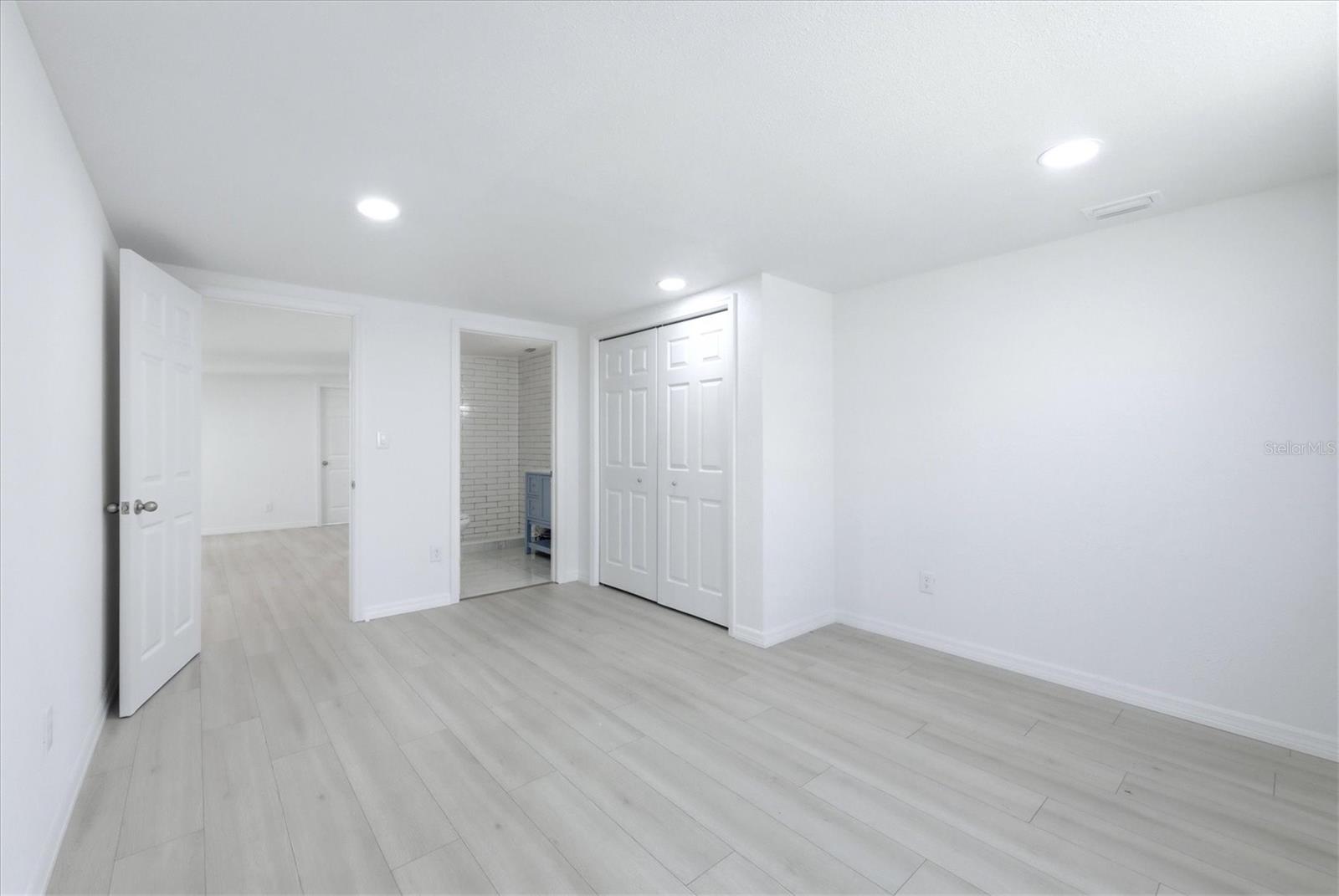 Image 18 of 49 For 2901 Poplar Street