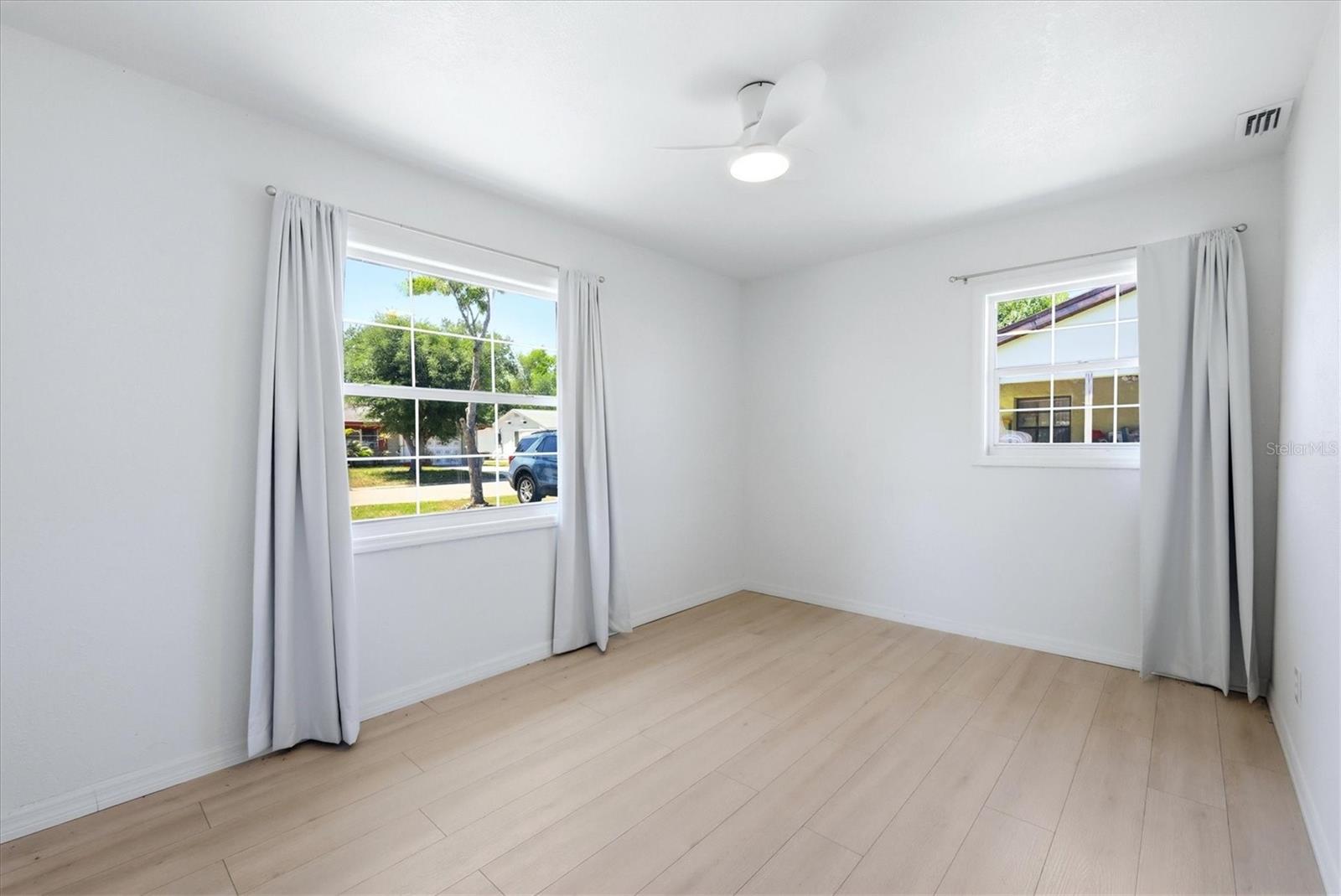 Image 20 of 49 For 2901 Poplar Street