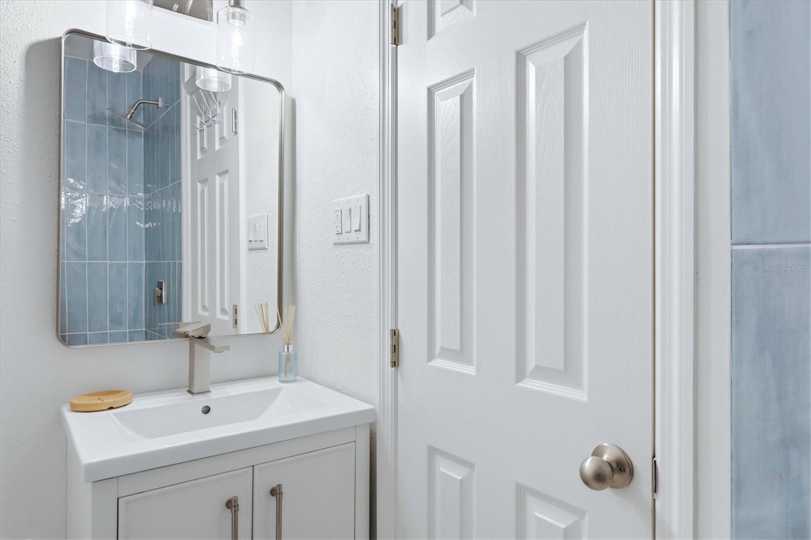 Image 23 of 49 For 2901 Poplar Street