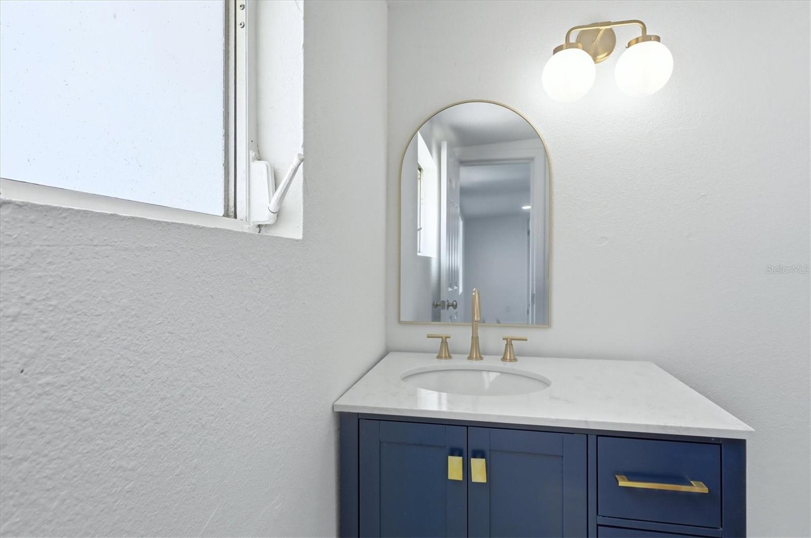 Image 24 of 49 For 2901 Poplar Street