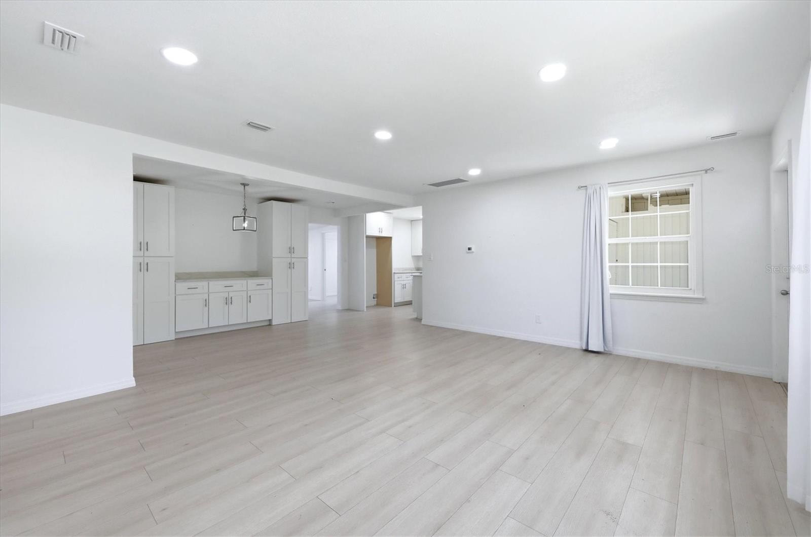 Image 8 of 49 For 2901 Poplar Street