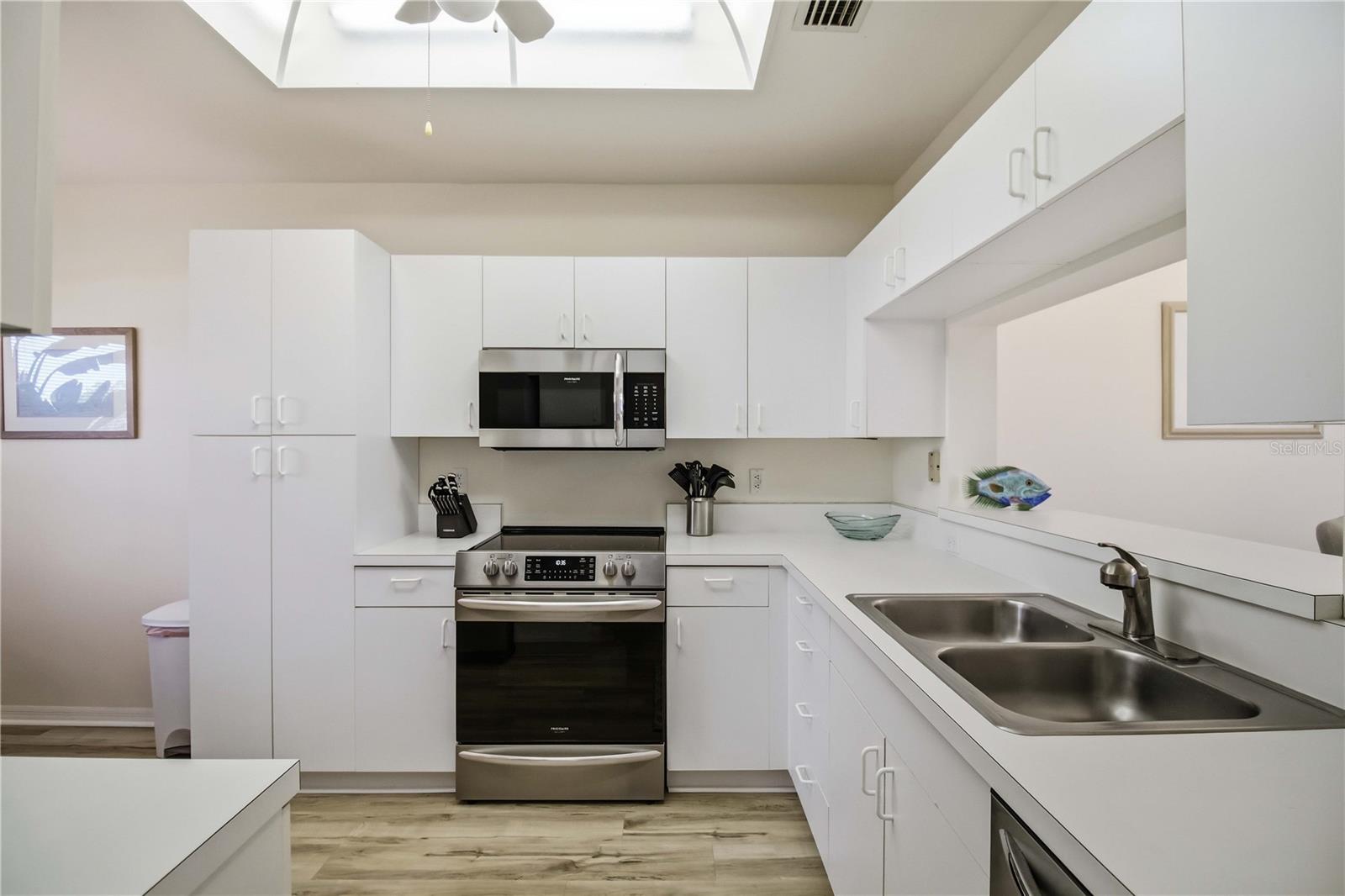 Image 7 of 44 For 9630 Club South Circle 6209