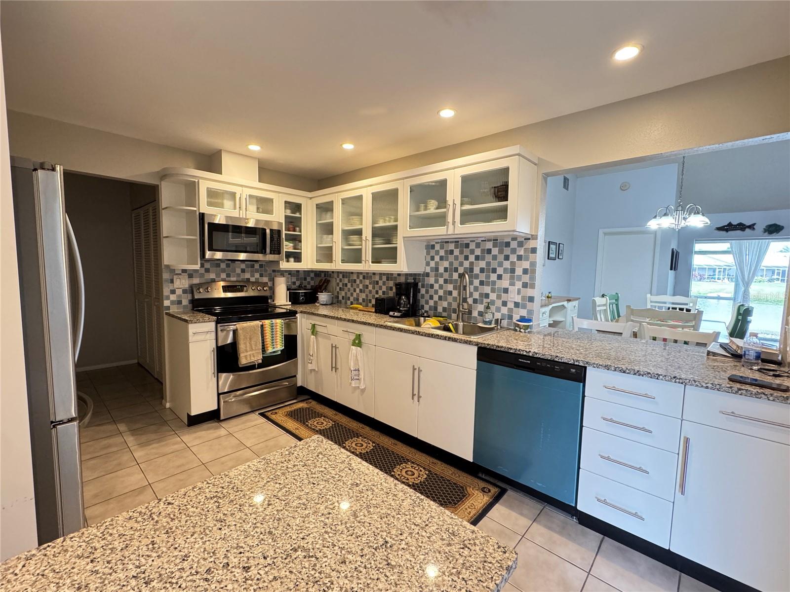 Image 8 of 18 For 5371 Crestlake Boulevard 68