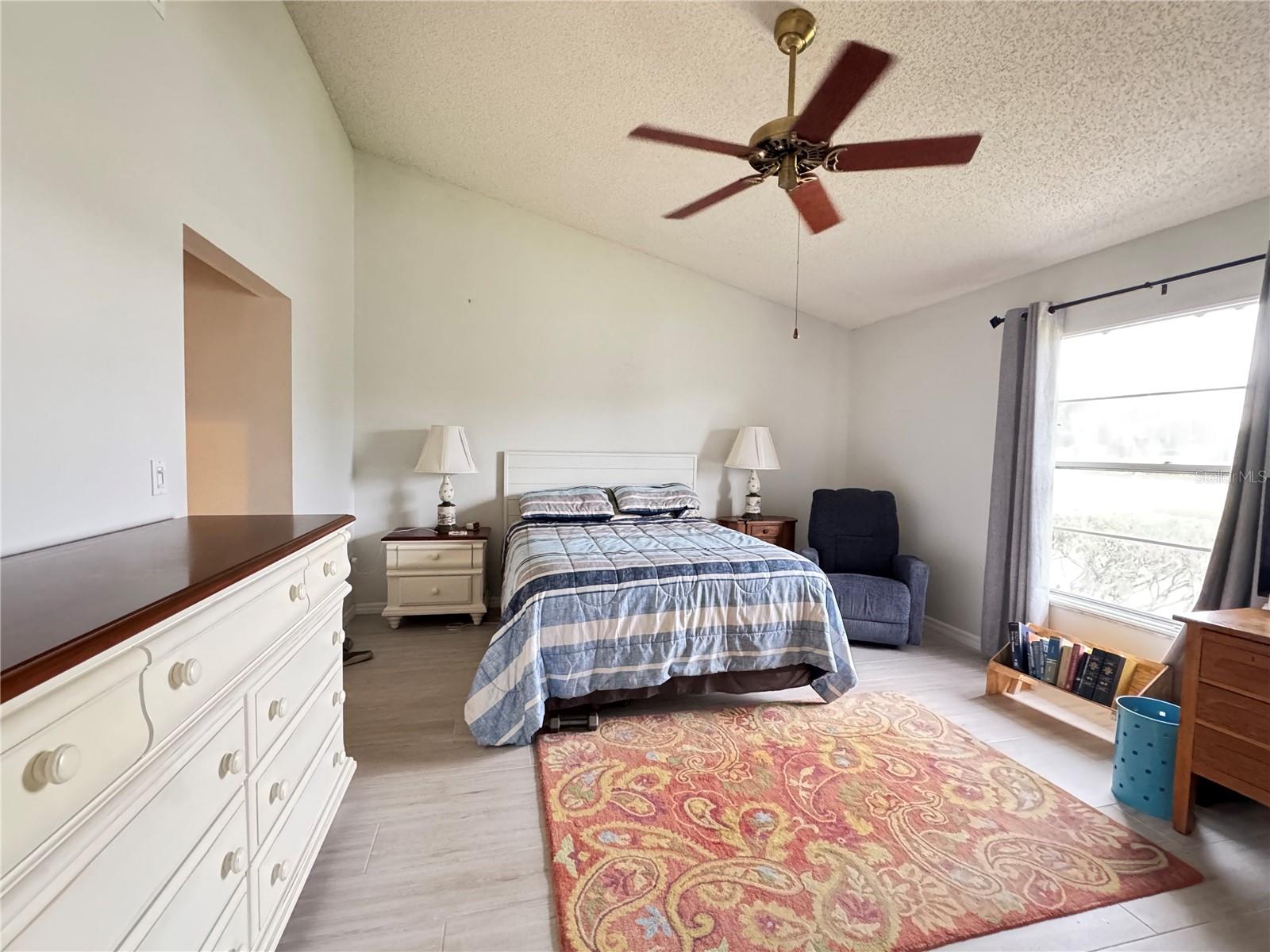 Image 10 of 18 For 5371 Crestlake Boulevard 68