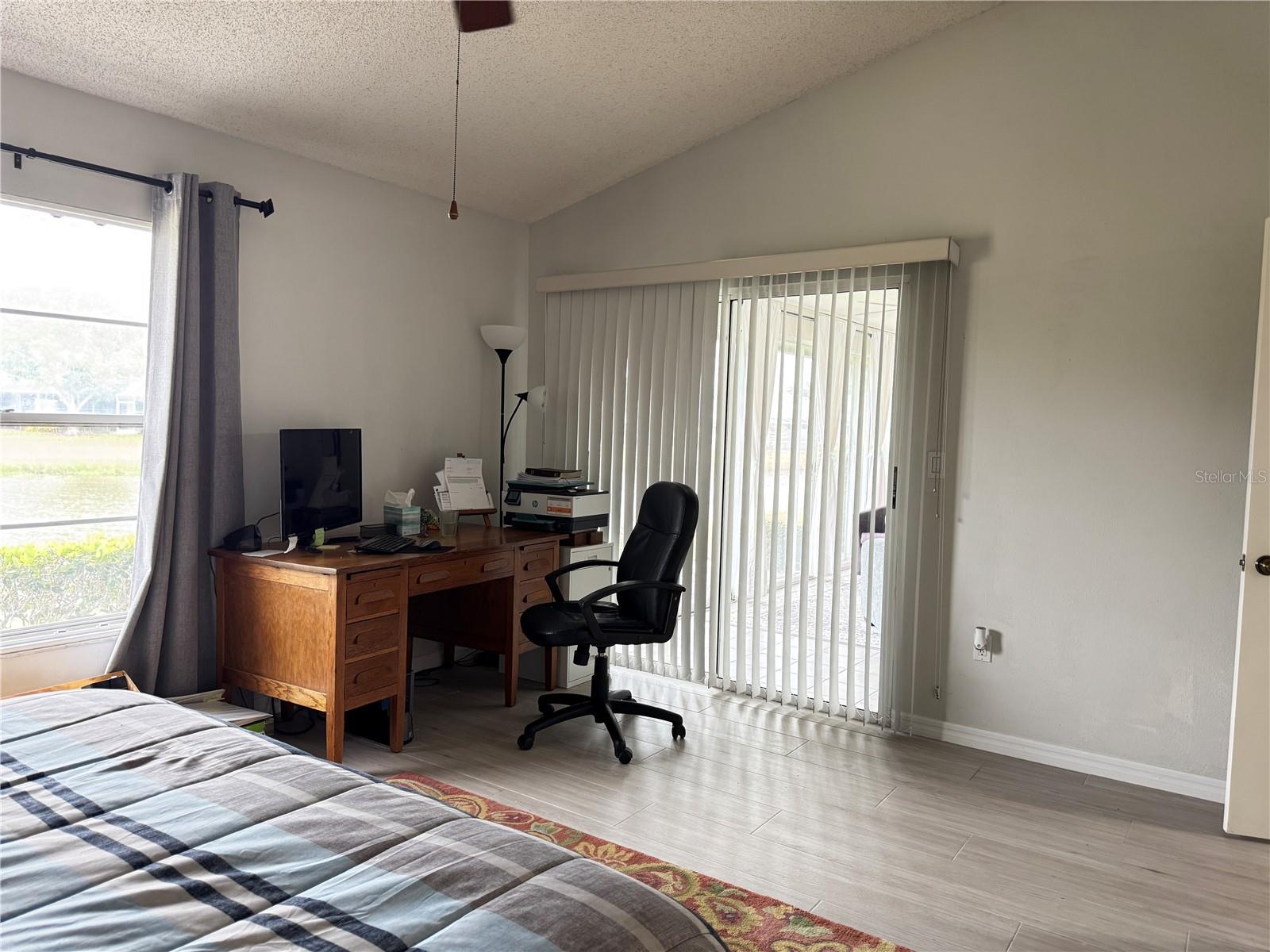 Image 11 of 18 For 5371 Crestlake Boulevard 68